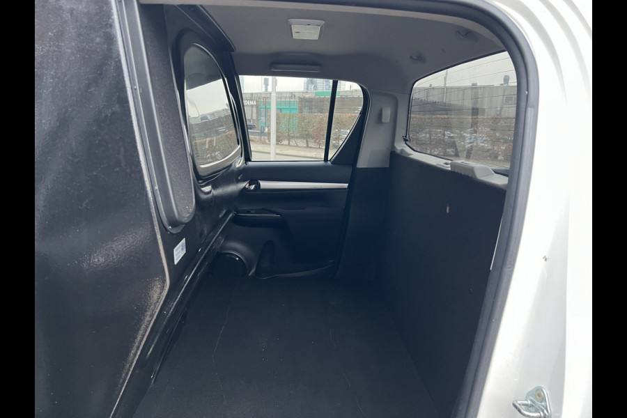 Toyota Hilux 2.4 D-4D-F Double Cab Professional