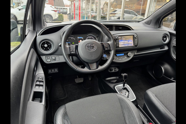Toyota Yaris 1.5 Hybrid Executive | Lichtmetalen velgen, Half leer, Navigatie, Cruise control, Armsteun, Startknop, Safety sense