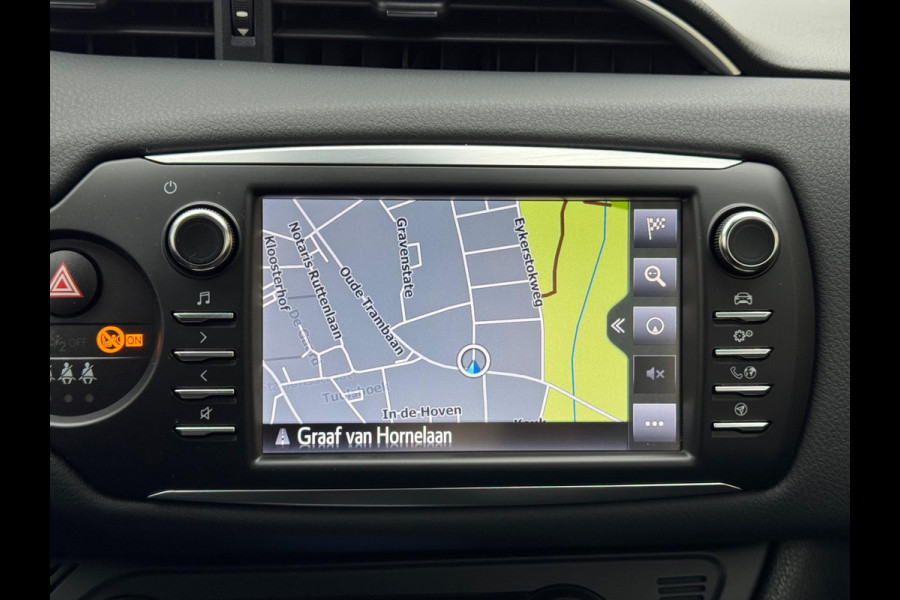 Toyota Yaris 1.5 Hybrid Executive | Lichtmetalen velgen, Half leer, Navigatie, Cruise control, Armsteun, Startknop, Safety sense