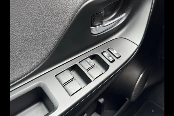 Toyota Yaris 1.5 Hybrid Executive | Lichtmetalen velgen, Half leer, Navigatie, Cruise control, Armsteun, Startknop, Safety sense