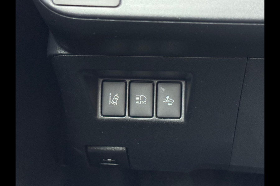 Toyota Yaris 1.5 Hybrid Executive | Lichtmetalen velgen, Half leer, Navigatie, Cruise control, Armsteun, Startknop, Safety sense