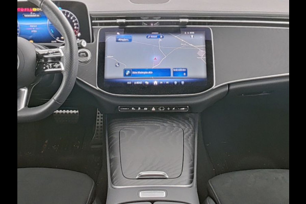 Mercedes-Benz E-Klasse Estate 300 e AMG Plug-In Hybride AMG | Night Pakket | Trehaak | Burmester® | Panorama Schuif-Kanteldak | Stuur en Stoelverwarming. Inclusief 24 maanden MB Certified garantie voor Europa.