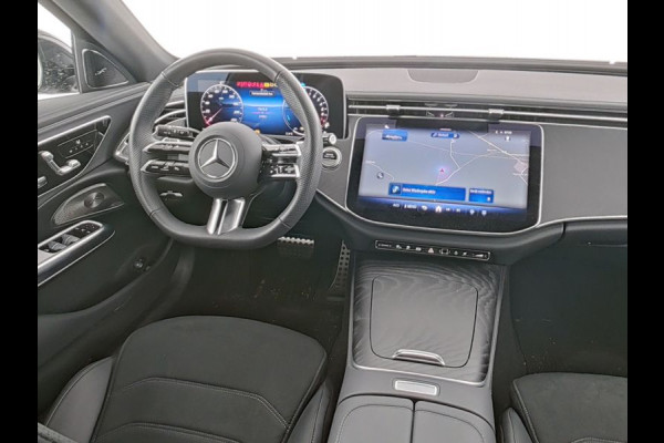 Mercedes-Benz E-Klasse Estate 300 e AMG Plug-In Hybride AMG | Night Pakket | Trehaak | Burmester® | Panorama Schuif-Kanteldak | Stuur en Stoelverwarming. Inclusief 24 maanden MB Certified garantie voor Europa.