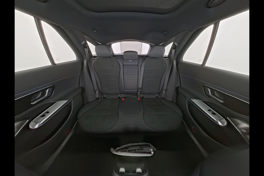 Mercedes-Benz E-Klasse Estate 300 e AMG Plug-In Hybride AMG | Night Pakket | Trehaak | Burmester® | Panorama Schuif-Kanteldak | Stuur en Stoelverwarming. Inclusief 24 maanden MB Certified garantie voor Europa.