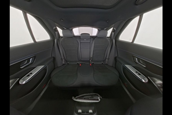 Mercedes-Benz E-Klasse Estate 300 e AMG Plug-In Hybride AMG | Night Pakket | Trehaak | Burmester® | Panorama Schuif-Kanteldak | Stuur en Stoelverwarming. Inclusief 24 maanden MB Certified garantie voor Europa.