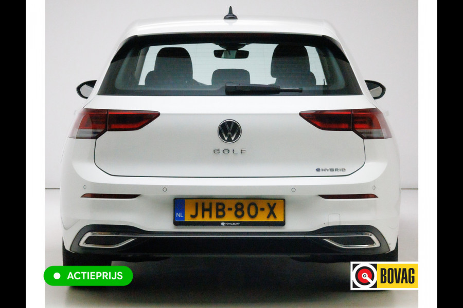 Volkswagen Golf 1.4 eHybrid 204 PK | Camera | Elec. Ergo best. stoel met geheugen en massage | Adap.Cruise, Travelassist, Navigatie, App. connect, IQ Led
