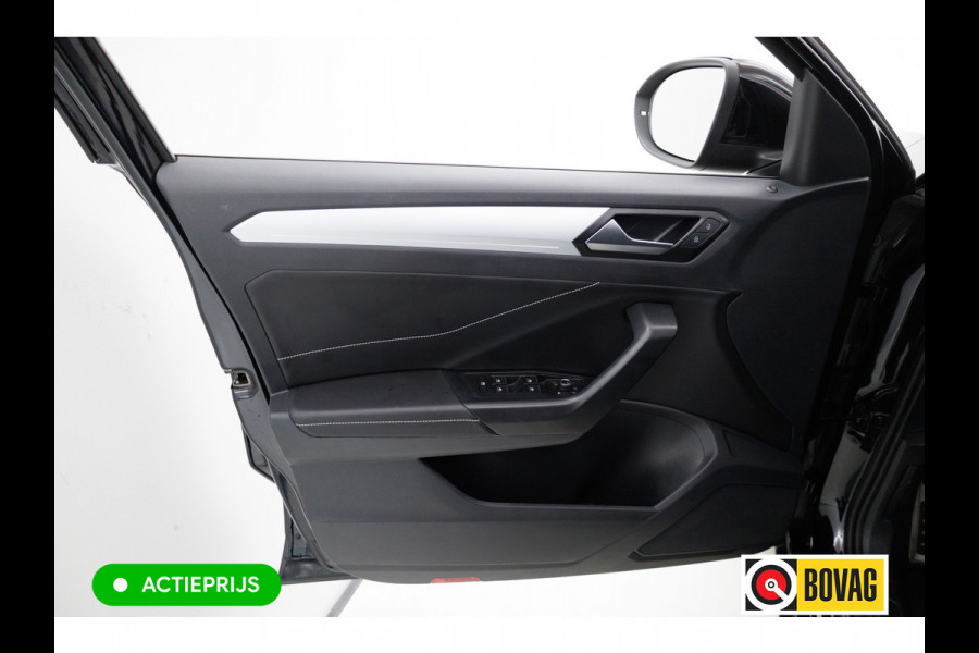 Volkswagen T-Roc 1.0 TSI Goal Edition | Stoelverw. | Apple Carplay / Android auto | PDC V+A | Adaptive cruise | Travel Assist, Automatisch inparkeren, Climate control, all season banden, extra getint glas achter