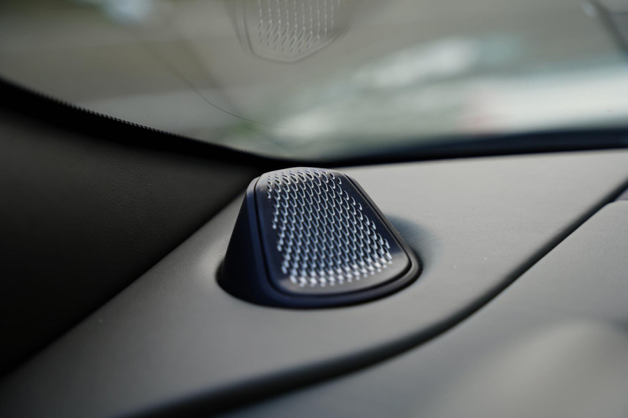 Aston Martin DB12 Volante 4.0 V8 / NL-Auto / Carbon Pack /  Keramische Remmen