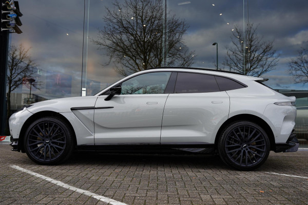 Aston Martin Dbx 4.0 V8 707 / Carbon / Elek. Trekhaak