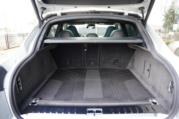 Aston Martin Dbx 4.0 V8 707 / Carbon / Elek. Trekhaak