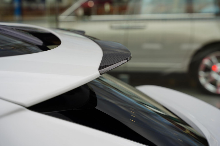 Aston Martin Dbx 4.0 V8 707 / Carbon / Elek. Trekhaak