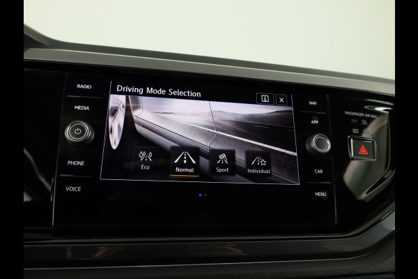 Volkswagen Polo 1.0 TSI Highline 95PK | Panoramadak | Parkeersensoren | R-Line | Digitaal dashboard | Led | Camera