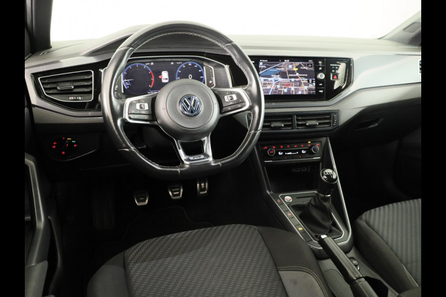 Volkswagen Polo 1.0 TSI Highline 95PK | Panoramadak | Parkeersensoren | R-Line | Digitaal dashboard | Led | Camera