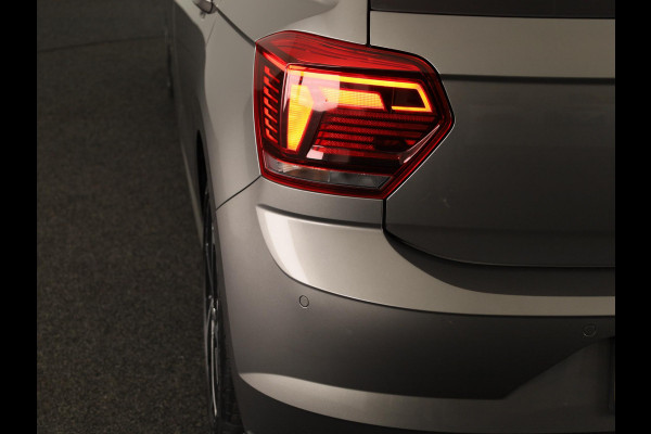 Volkswagen Polo 1.0 TSI Highline 95PK | Panoramadak | Parkeersensoren | R-Line | Digitaal dashboard | Led | Camera