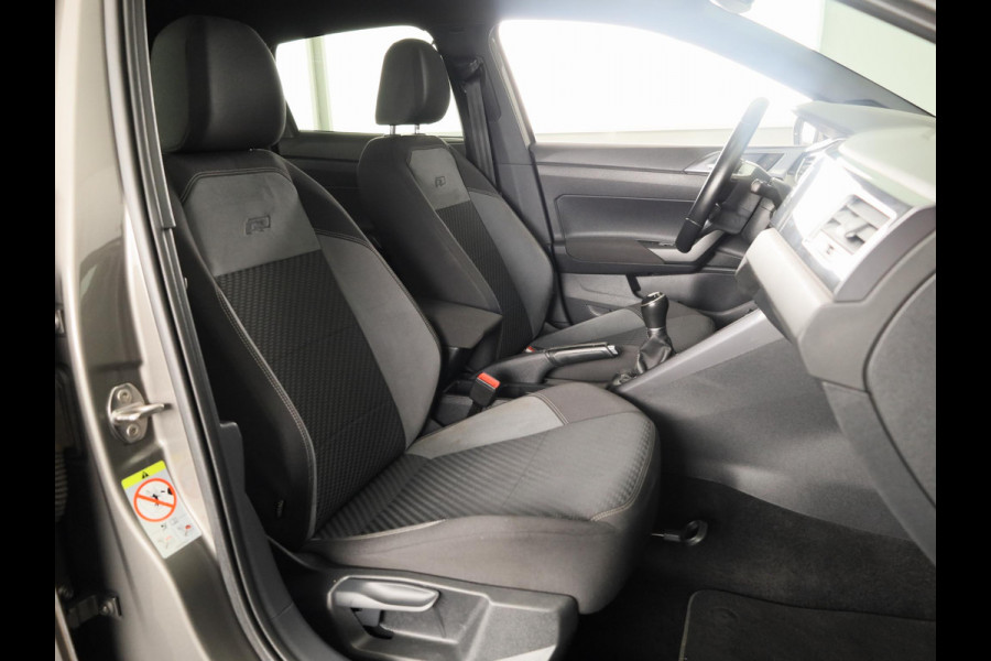 Volkswagen Polo 1.0 TSI Highline 95PK | Panoramadak | Parkeersensoren | R-Line | Digitaal dashboard | Led | Camera