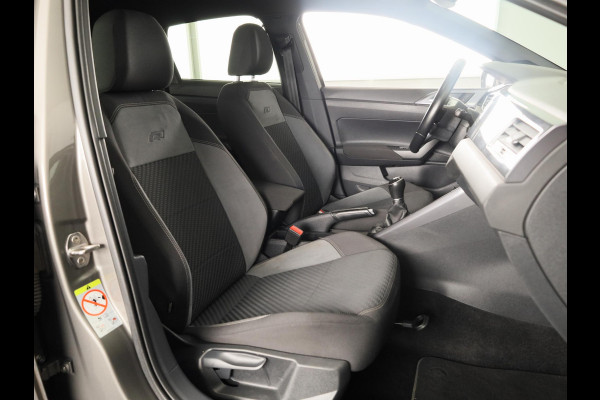 Volkswagen Polo 1.0 TSI Highline 95PK | Panoramadak | Parkeersensoren | R-Line | Digitaal dashboard | Led | Camera