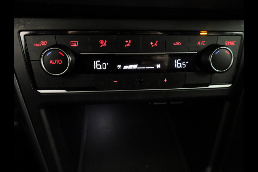 Volkswagen Polo 1.0 TSI Highline 95PK | Panoramadak | Parkeersensoren | R-Line | Digitaal dashboard | Led | Camera