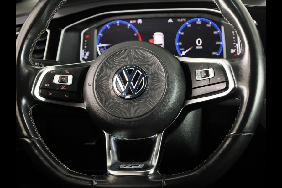 Volkswagen Polo 1.0 TSI Highline 95PK | Panoramadak | Parkeersensoren | R-Line | Digitaal dashboard | Led | Camera