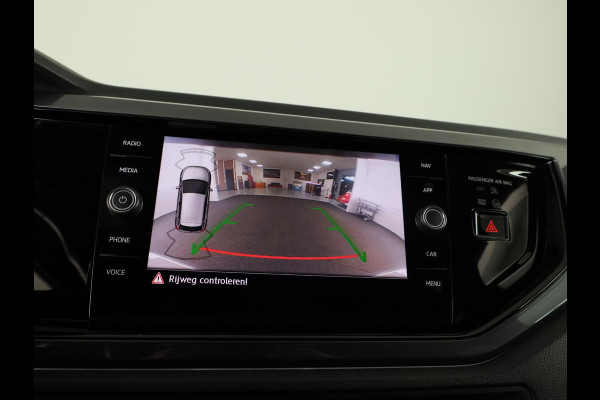 Volkswagen Polo 1.0 TSI Highline 95PK | Panoramadak | Parkeersensoren | R-Line | Digitaal dashboard | Led | Camera