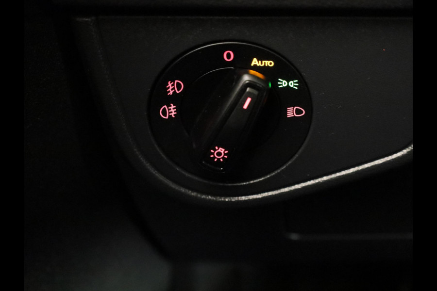 Volkswagen Polo 1.0 TSI Highline 95PK | Panoramadak | Parkeersensoren | R-Line | Digitaal dashboard | Led | Camera