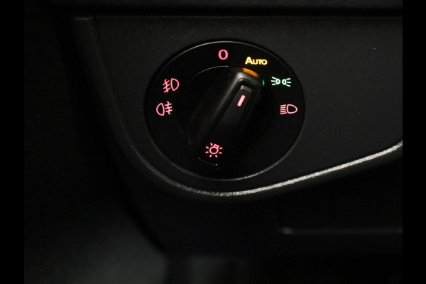 Volkswagen Polo 1.0 TSI Highline 95PK | Panoramadak | Parkeersensoren | R-Line | Digitaal dashboard | Led | Camera