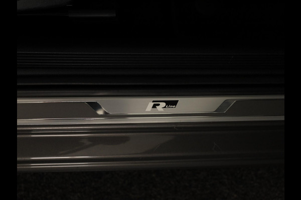 Volkswagen Polo 1.0 TSI Highline 95PK | Panoramadak | Parkeersensoren | R-Line | Digitaal dashboard | Led | Camera