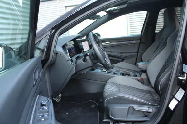 Volkswagen Golf 1.5 eTSI 150pk R-Line DSG7 Panoramadak IQ-Light Clima Cruise Navi Dig. Cockpit Carplay Camera 18"LMV