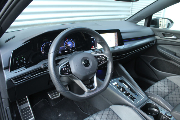Volkswagen Golf 1.5 eTSI 150pk R-Line DSG7 Panoramadak IQ-Light Clima Cruise Navi Dig. Cockpit Carplay Camera 18"LMV