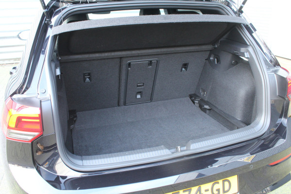 Volkswagen Golf 1.5 eTSI 150pk R-Line DSG7 Panoramadak IQ-Light Clima Cruise Navi Dig. Cockpit Carplay Camera 18"LMV