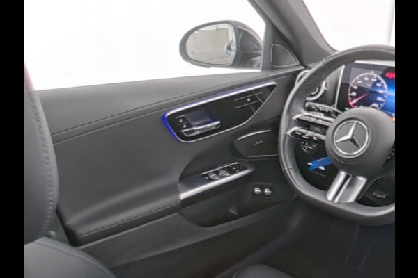 Mercedes-Benz C-Klasse Estate 300 e AMG Plug-In Hybride AMG Line | Night Pakket | Trekhaak | PAnorama Schuif-Kanteldak | Advanced Soundsystem | Dodehoek Assist. Inclusief 24 maanden MB Certified garantie voor Europa.