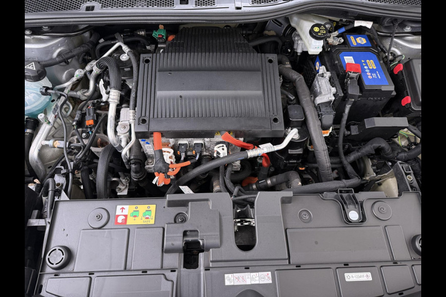 Citroën Ë-C4 Shine 50 kWh SOH 98% 3-FASE LADER | stuur + stoel verwarming | trekhaak | head-up display | Camera | keyles start & go | dodehoek | Rijklaar geleverd met 12 maanden BOVAG-garantie