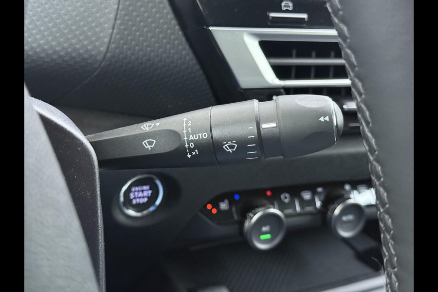 Citroën Ë-C4 Shine 50 kWh SOH 98% 3-FASE LADER | stuur + stoel verwarming | trekhaak | head-up display | Camera | keyles start & go | dodehoek | Rijklaar geleverd met 12 maanden BOVAG-garantie