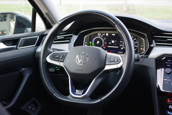 Volkswagen Passat Variant 1.4 TSI PHEV GTE 218 PK BNS, Panoramadak, LED, Keyless, Trekhaak, Camera, Head-Up