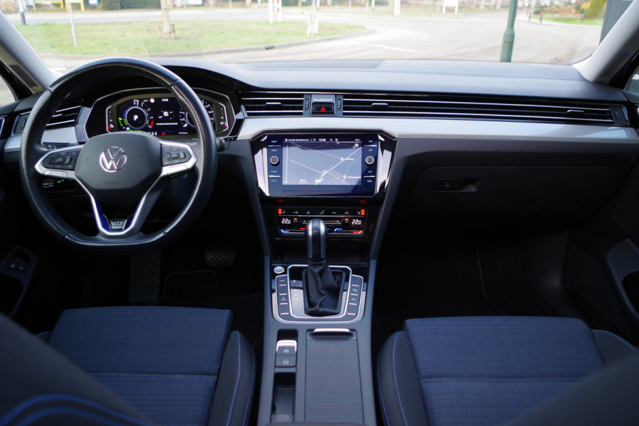 Volkswagen Passat Variant 1.4 TSI PHEV GTE 218 PK BNS, Panoramadak, LED, Keyless, Trekhaak, Camera, Head-Up