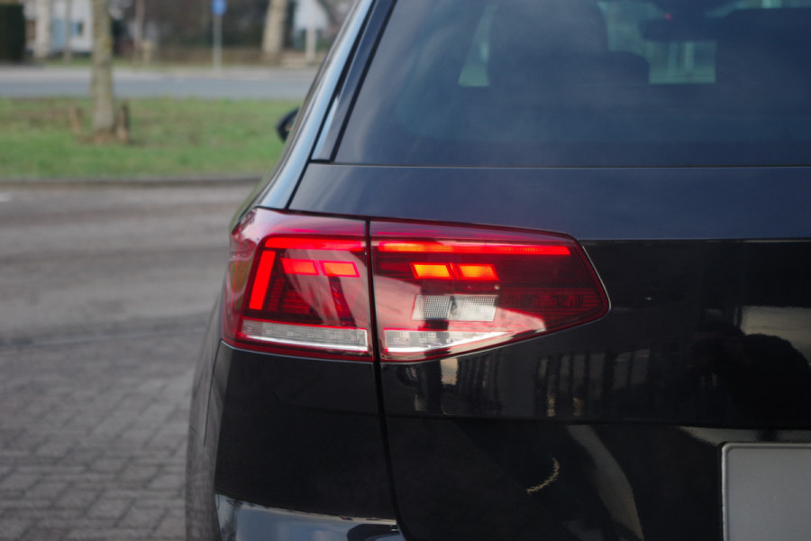 Volkswagen Passat Variant 1.4 TSI PHEV GTE 218 PK BNS, Panoramadak, LED, Keyless, Trekhaak, Camera, Head-Up
