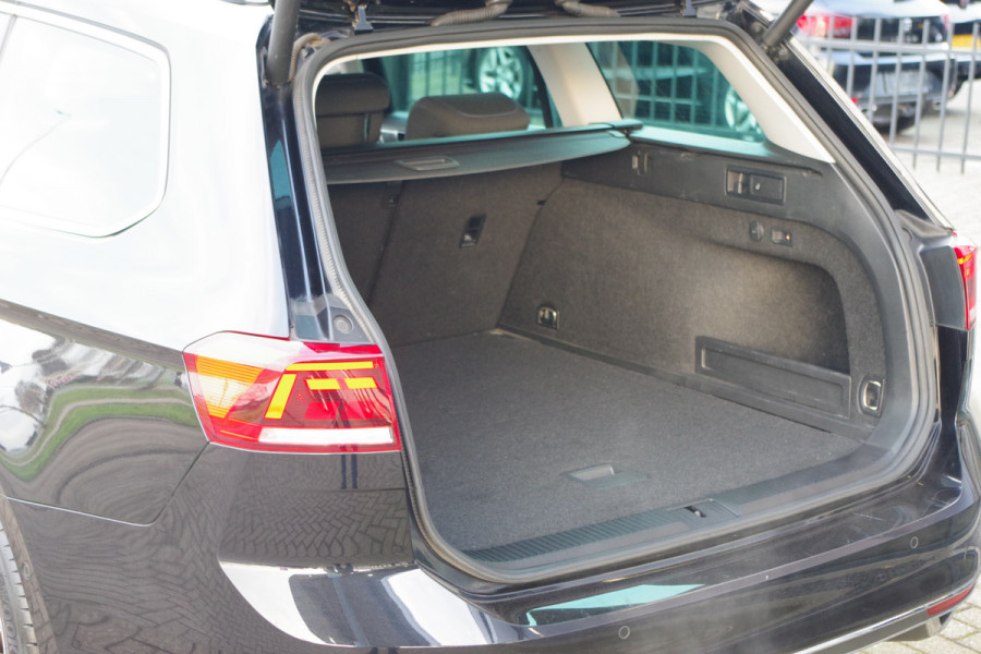 Volkswagen Passat Variant 1.4 TSI PHEV GTE 218 PK BNS, Panoramadak, LED, Keyless, Trekhaak, Camera, Head-Up