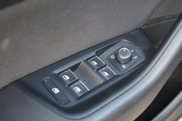 Volkswagen Passat Variant 1.4 TSI PHEV GTE 218 PK BNS, Panoramadak, LED, Keyless, Trekhaak, Camera, Head-Up