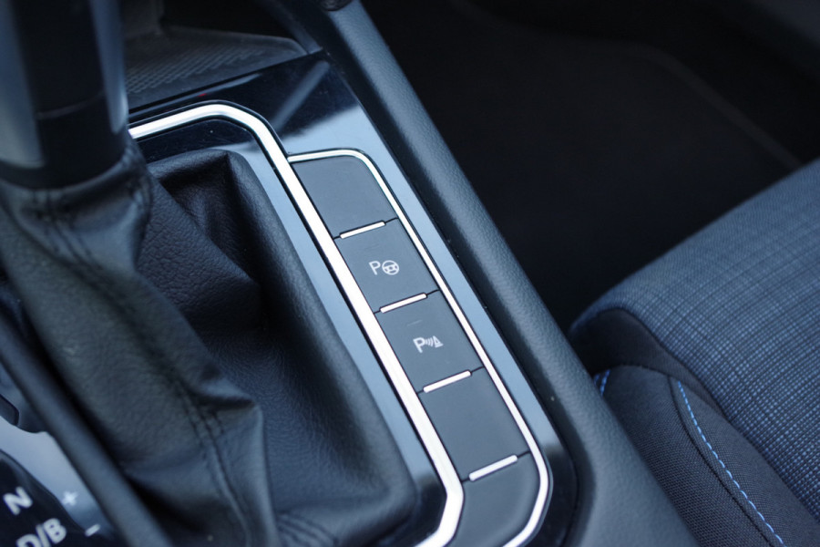 Volkswagen Passat Variant 1.4 TSI PHEV GTE 218 PK BNS, Panoramadak, LED, Keyless, Trekhaak, Camera, Head-Up
