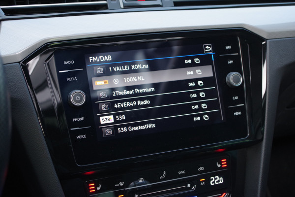 Volkswagen Passat Variant 1.4 TSI PHEV GTE 218 PK BNS, Panoramadak, LED, Keyless, Trekhaak, Camera, Head-Up