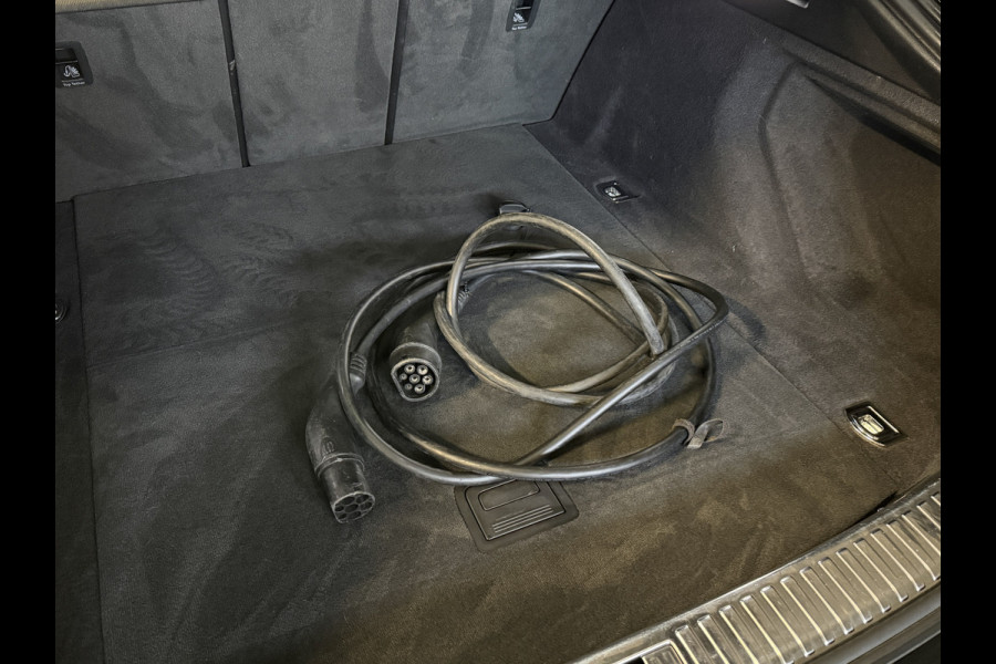 Audi e-tron Sportback 50 quattro edition 71 kWh | Leder | Stoelverwarming | Navi | Luchtvering | Virtual Cockpit