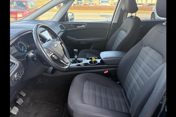 Ford Galaxy 1.5 Titanium Stoelverwarming | Stuurverwarming | Achteruitrijcamera | Trekhaak |