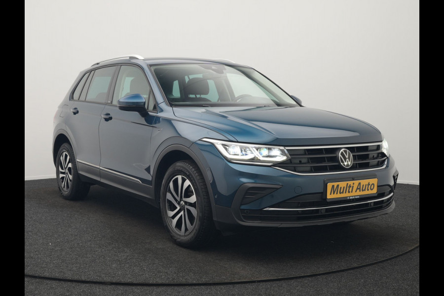 Volkswagen Tiguan 1.4 eHybrid Active Plug In Hybrid 245pk Dealer O.H. PHEV | Adaptive Cruise | 360 Camera | IQ Light | Voorstoelen & Stuur Verwarmd | Sfeerverlichting | Apple Carplay | Virtual | Keyless | Blis | Navigatie | DAB |
