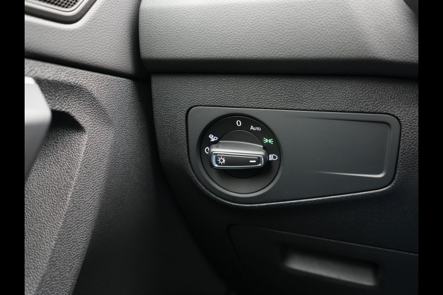 Volkswagen Tiguan 1.4 eHybrid Active Plug In Hybrid 245pk Dealer O.H. PHEV | Adaptive Cruise | 360 Camera | IQ Light | Voorstoelen & Stuur Verwarmd | Sfeerverlichting | Apple Carplay | Virtual | Keyless | Blis | Navigatie | DAB |