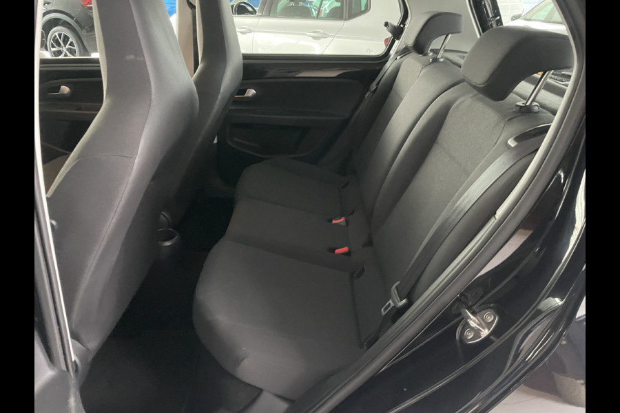 Volkswagen up! 1.0 BMT move up! Airco - Alarm klasse 1 - Bluetooth - Licht metalen velgen 15 inch - Radio - Hill hold functie - Regensensor - Start/stop systeem - Bandenspanningscontrole systeem