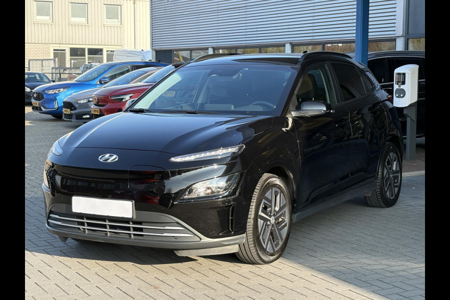 Hyundai KONA ELECTRIC Comfort 64 kWh | Stoelverwarming | Camera |  Audio-navigatiesysteem | Automatische airconditioning