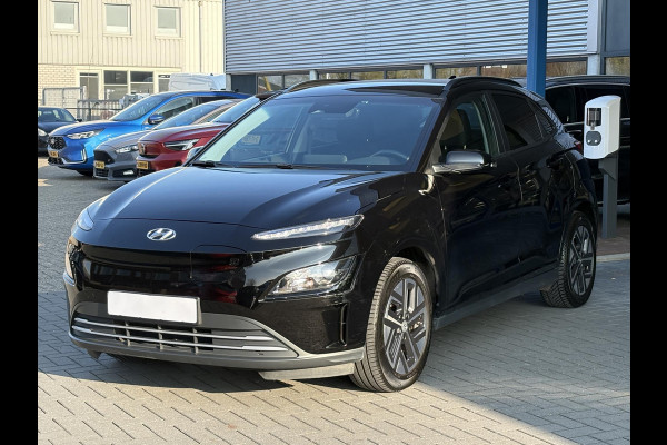Hyundai KONA ELECTRIC Comfort 64 kWh | Stoelverwarming | Camera |  Audio-navigatiesysteem | Automatische airconditioning