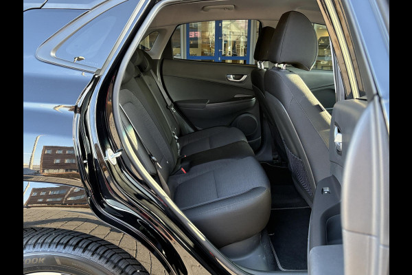Hyundai KONA ELECTRIC Comfort 64 kWh | Stoelverwarming | Camera |  Audio-navigatiesysteem | Automatische airconditioning