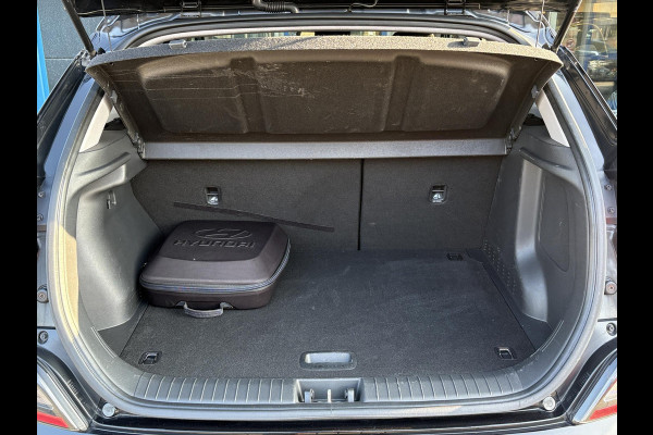 Hyundai KONA ELECTRIC Comfort 64 kWh | Stoelverwarming | Camera |  Audio-navigatiesysteem | Automatische airconditioning