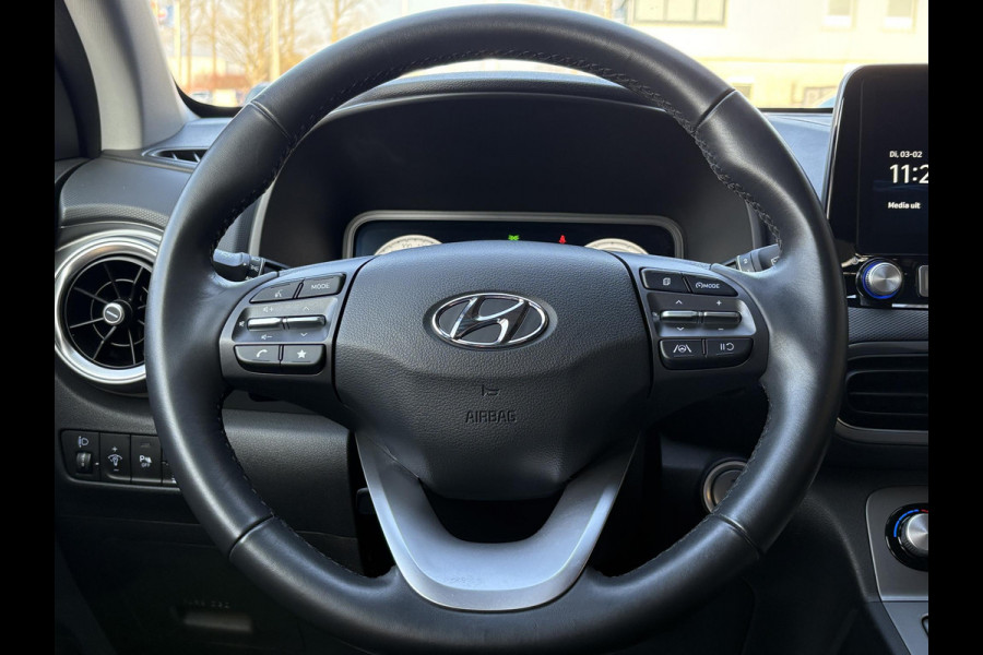 Hyundai KONA ELECTRIC Comfort 64 kWh | Stoelverwarming | Camera |  Audio-navigatiesysteem | Automatische airconditioning