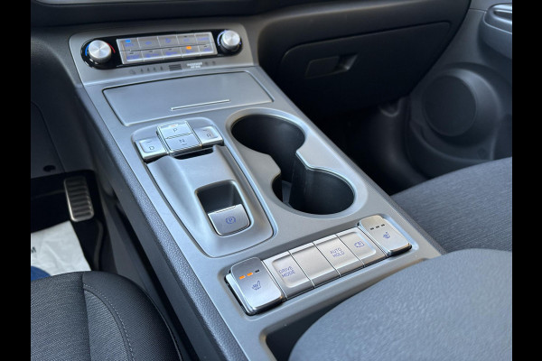 Hyundai KONA ELECTRIC Comfort 64 kWh | Stoelverwarming | Camera |  Audio-navigatiesysteem | Automatische airconditioning